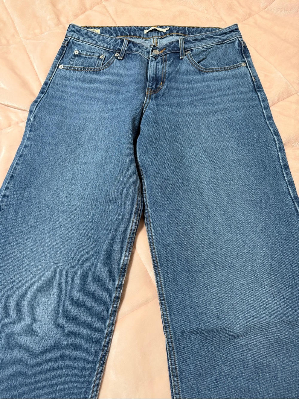 Levi's Low Loose Straight-Leg Mid Blue Women's Jeans
